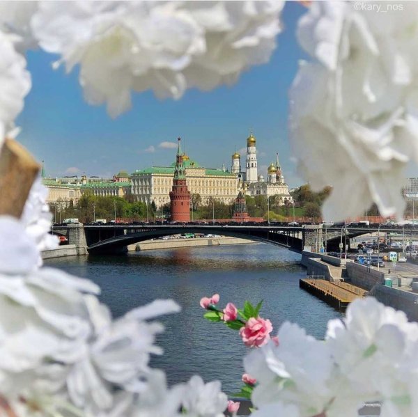 Красивая Весна в Москве