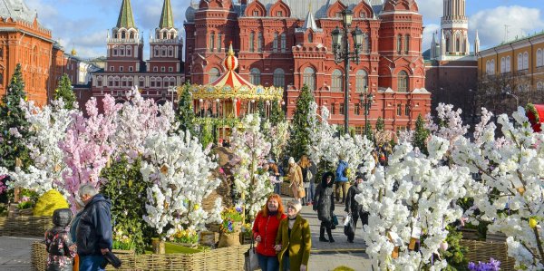 Пасхальный дар на Тверском бульваре