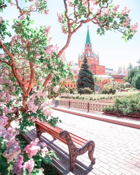 Весна в Москве