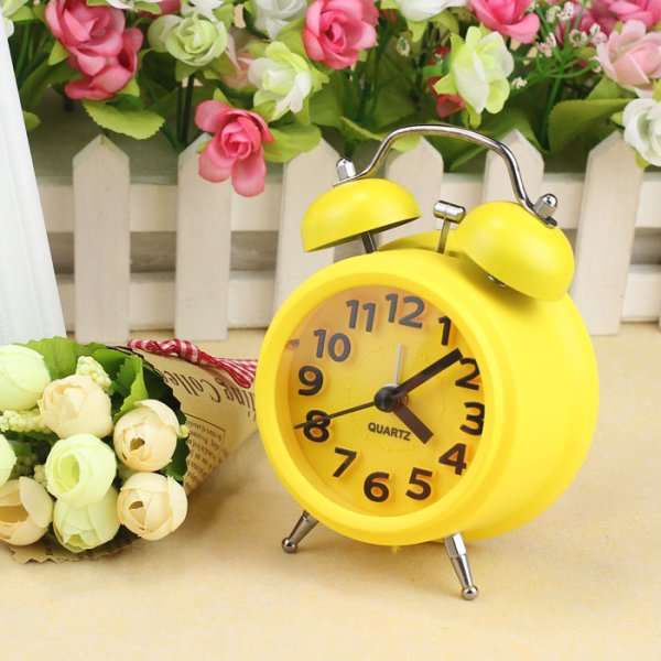 Будильник в цветах