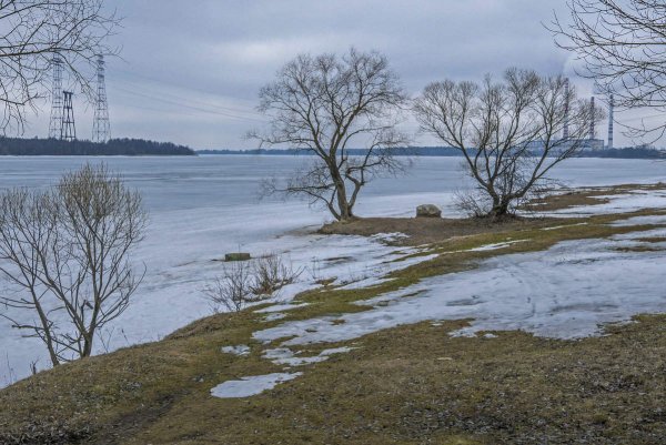 Волга ранней весной