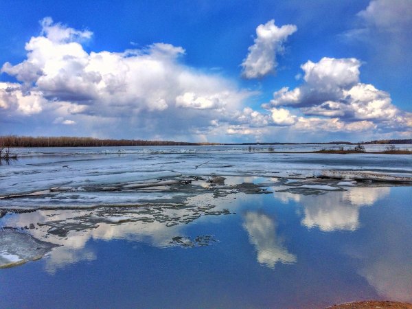 Реки России Волга ледоход