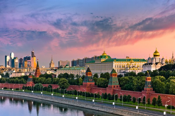 Весна в России город