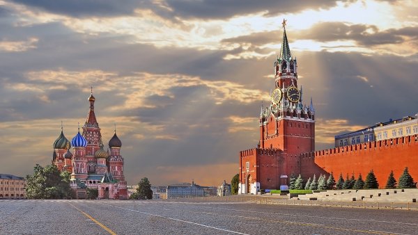 Кремль Москва весной