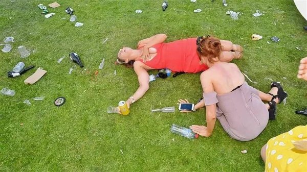 Снеговик повесился