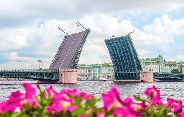 Весна в Петербурге