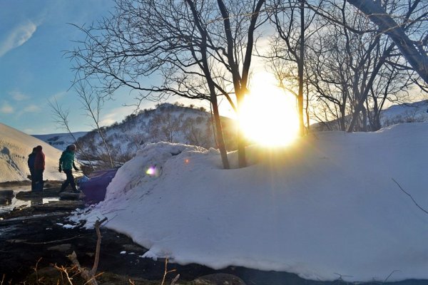 Туристы на природе пикник