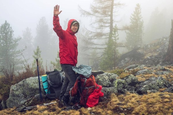 Подростки в туристическом походе