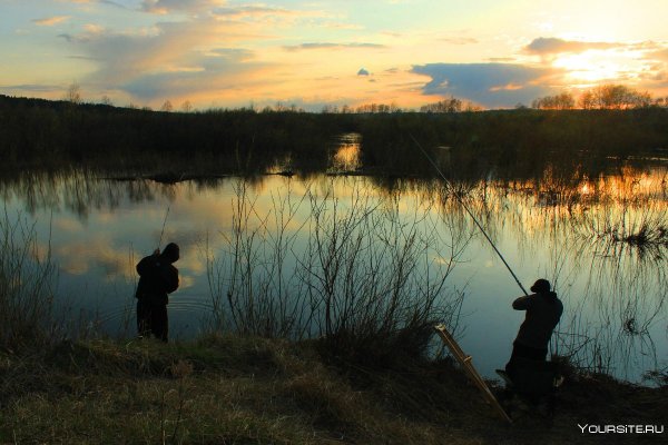 Рыбак на реке
