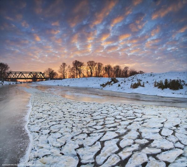 Лед на реке