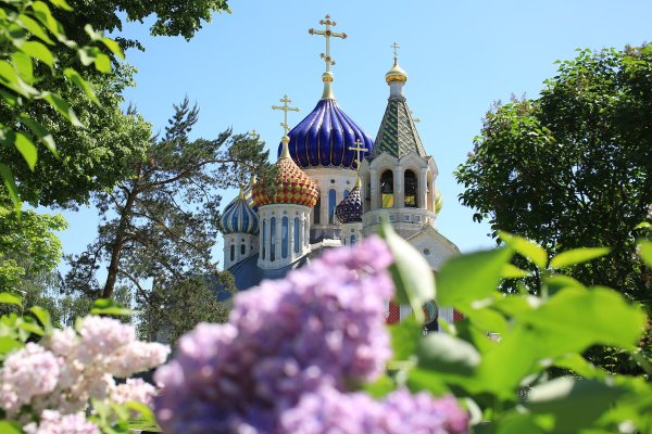 Церковь весной