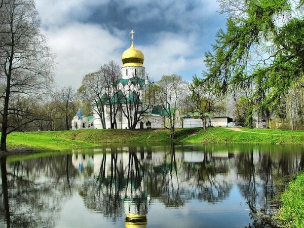 Храмы сирень в Москве