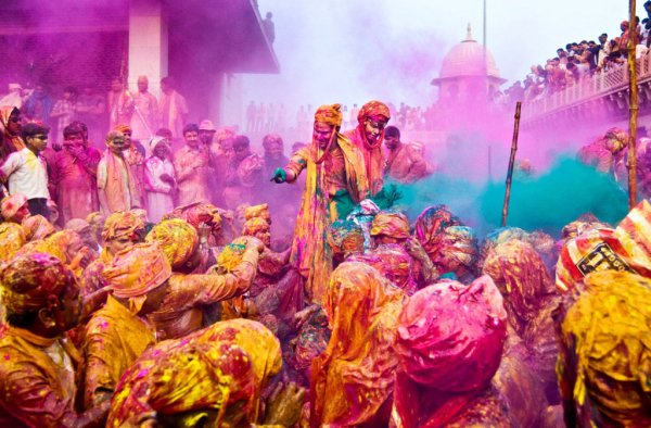 Индианка и цветы