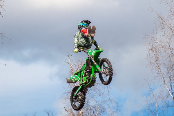 Девушка на байке