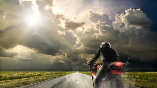 Анастасия Трегубова на мотоцикле