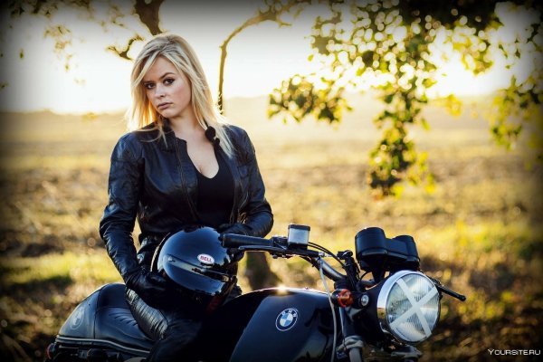 Ducati Monster 696 Stunt