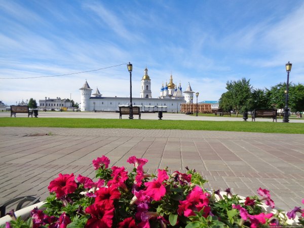 Тобольский Кремль памятник Ремезову