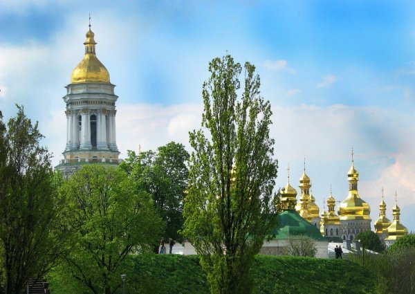 Церковь весной