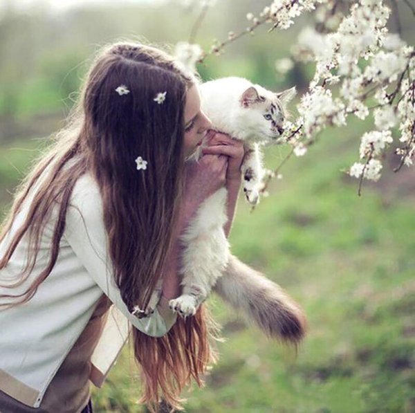 Девочка с цветами