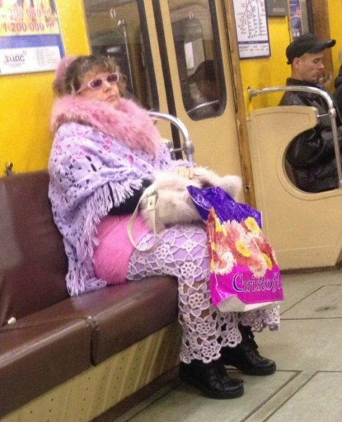 Смешно одетые в метро