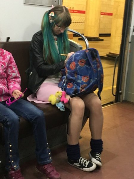 Бабушка Весна в метро