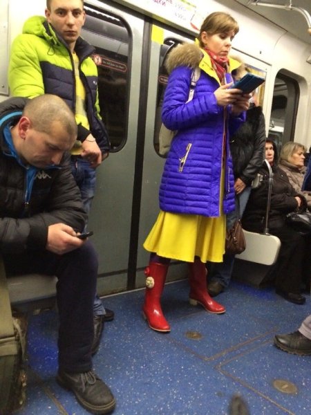 В метро в тапочках