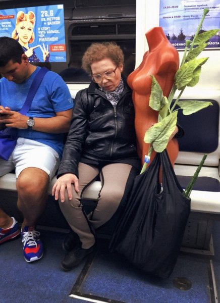 Лето в метро катается