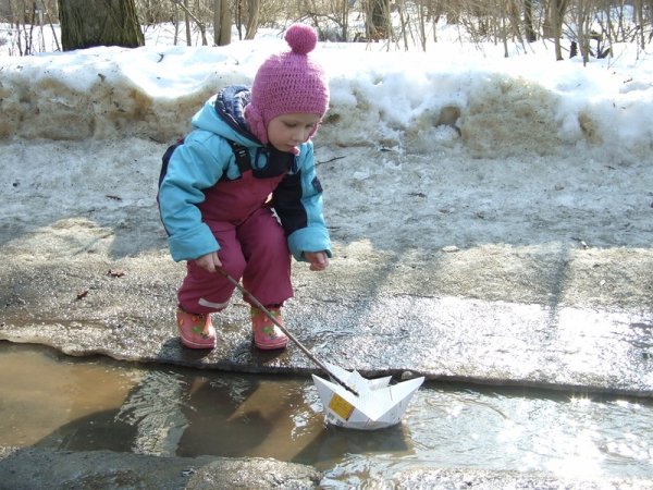 Кораблик в ручейке