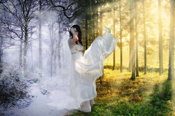 Девушка в белом осень