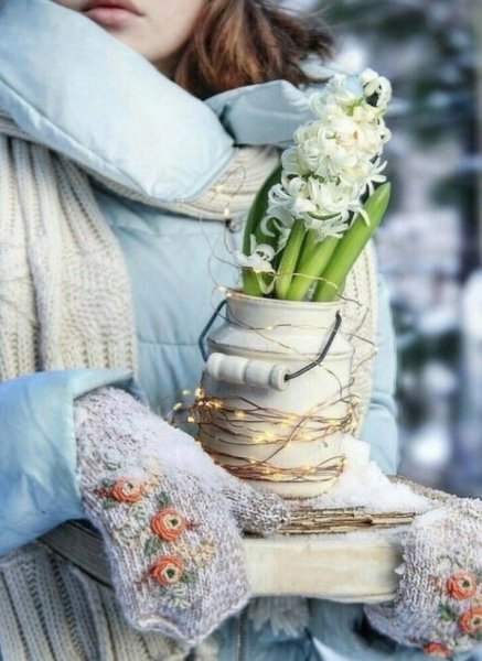 Зимняя фотосессия с цветами