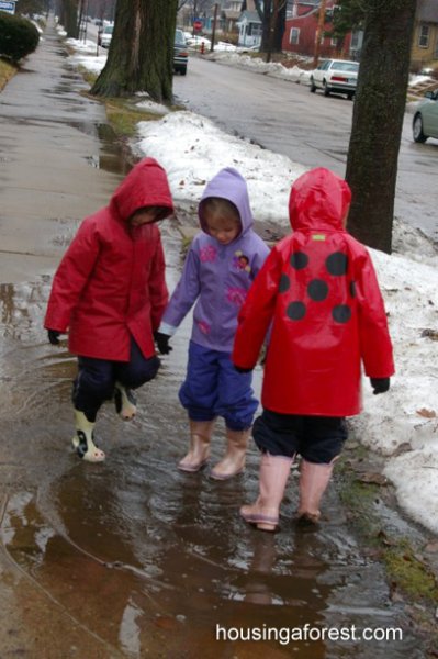 Одежда весной для детей