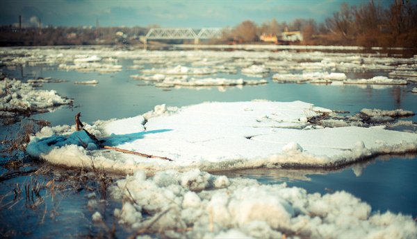 Ледоход на Оке в Орле