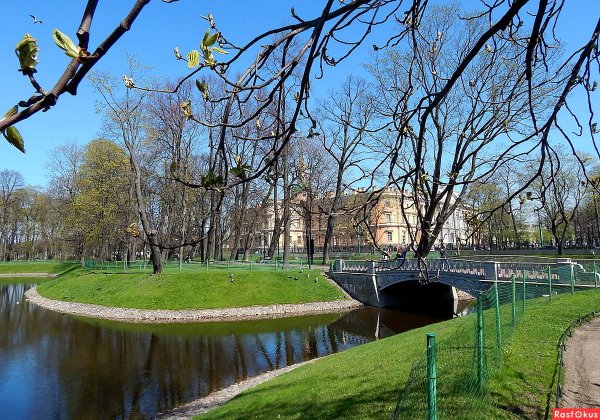 Весенний сквер СПБ