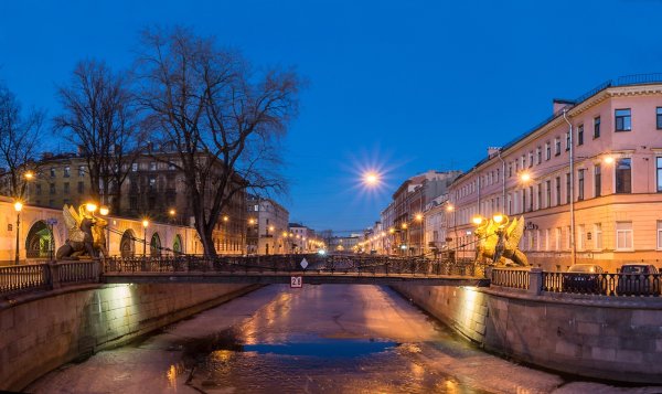 Санкт-Петербург в апреле