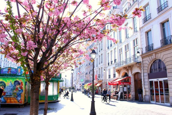 Улица Монмартр в Париже