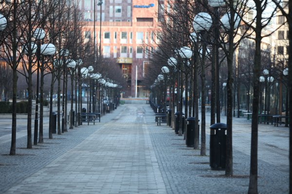 Елисейские поля в Париже