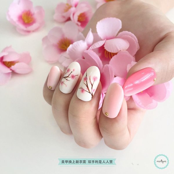 Сакура на ногтях