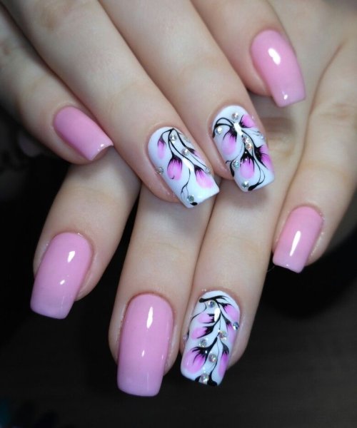 Цветы на ногтях