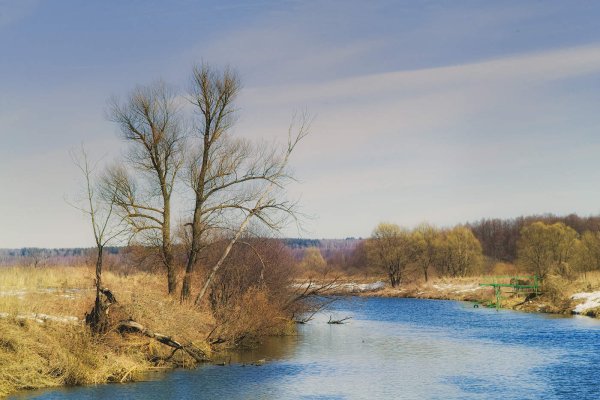 Река весной