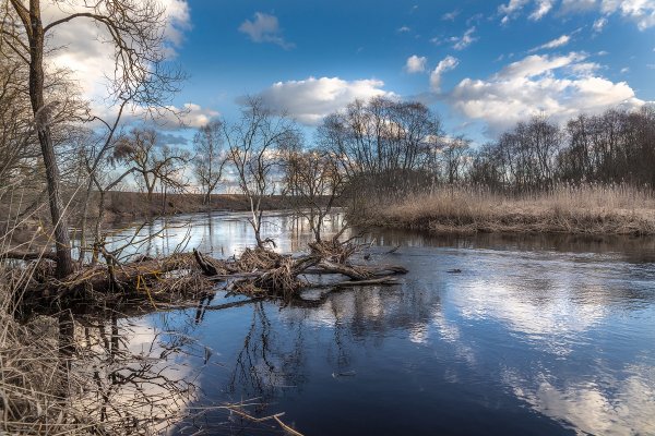 Река весной