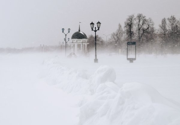 Вьюга весной