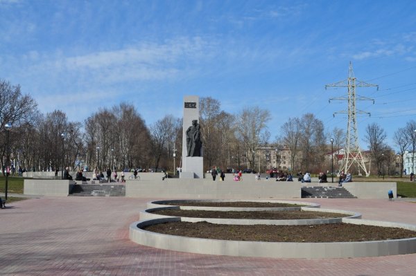Площадь Первостроителей Березники
