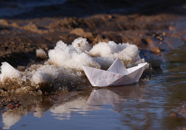 Бумажный кораблик