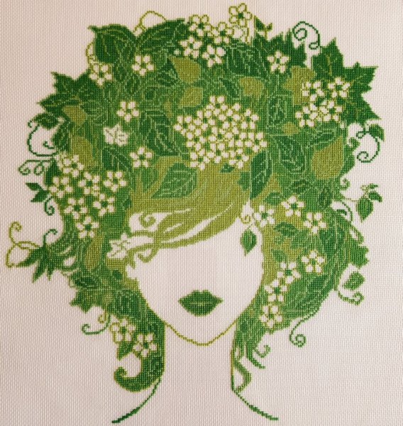 Силуэт девушки весны