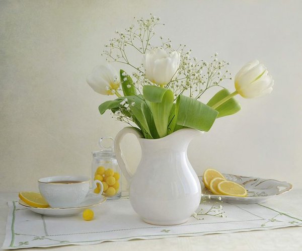 Весенние цветы и кофе