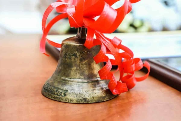 Открытка последний звонок в школе