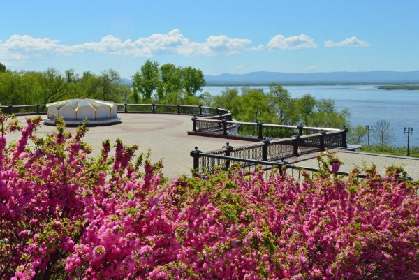 Набережная Хабаровск Весна