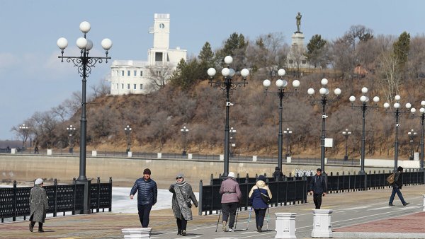 Клумбы на площади Ленина Хабаровск