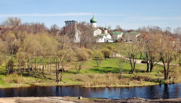Псков Троицкий собор Весна