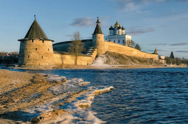 Весенний Псков Кремль